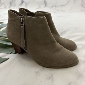 Vionic Womens Sterling Ankle Boots Booties Size 9.5 Gray Suede Block Heel